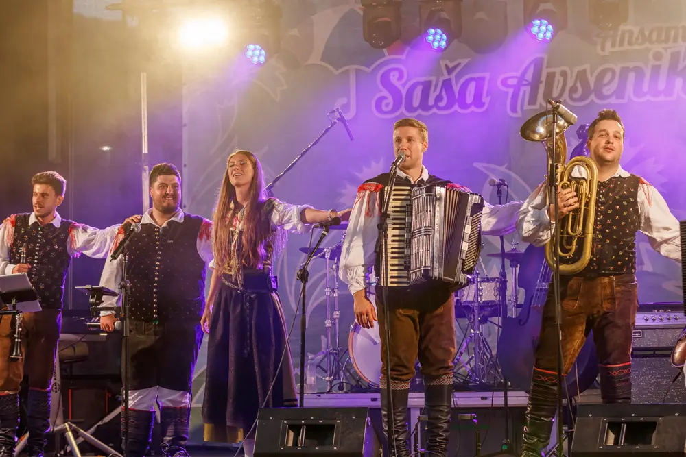 16. skok čez kožo in Ansambel Saše Avsenika
